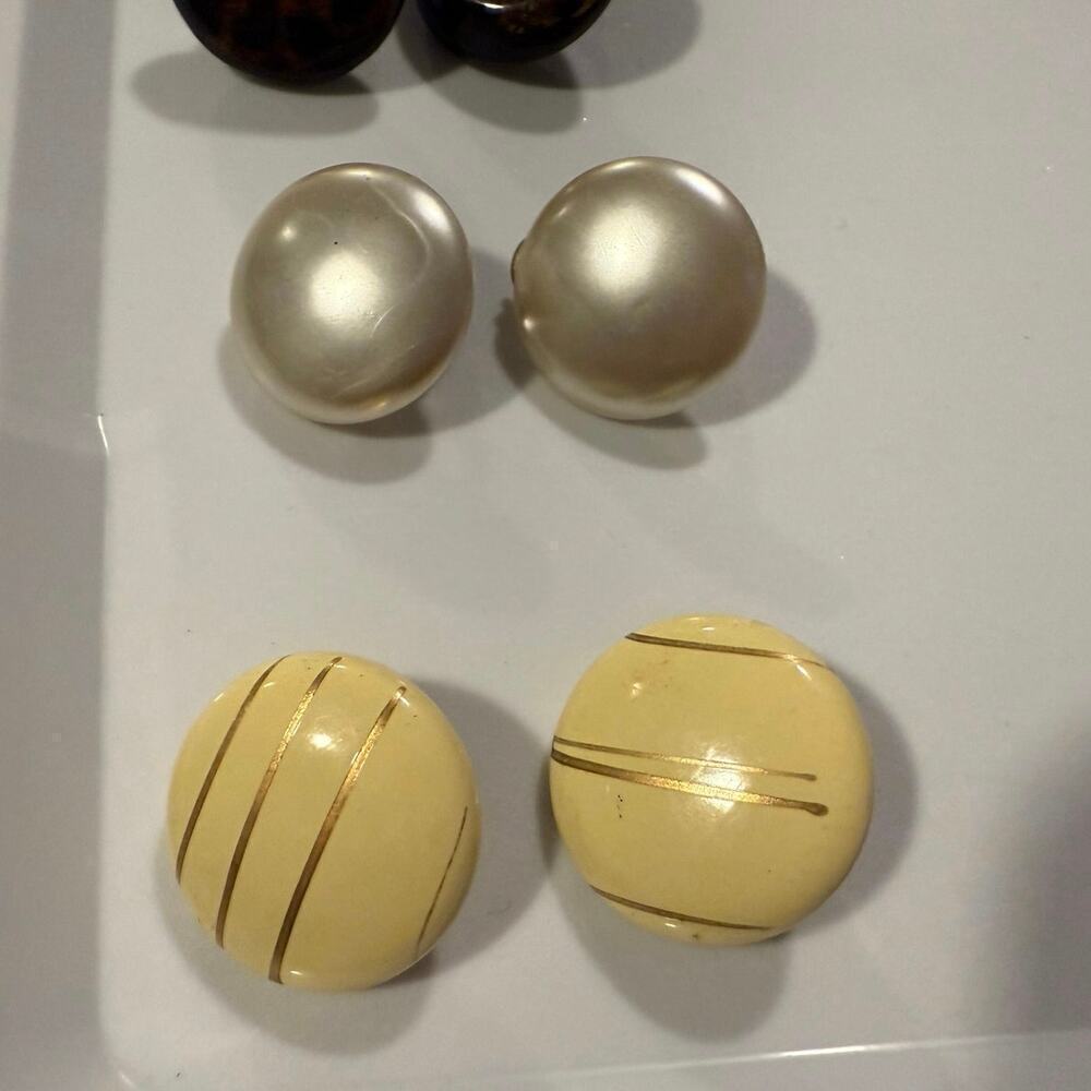 Vintage Button Shaped Clip-On Earrings Four Pairs - Picture 2 of 4